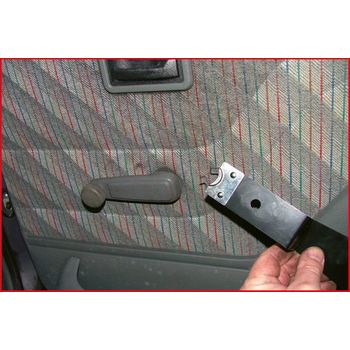 3/8" Bit-Stecknuss mit Schutzisolierung für Vielzahn(XZN®)-Schrauben, M8