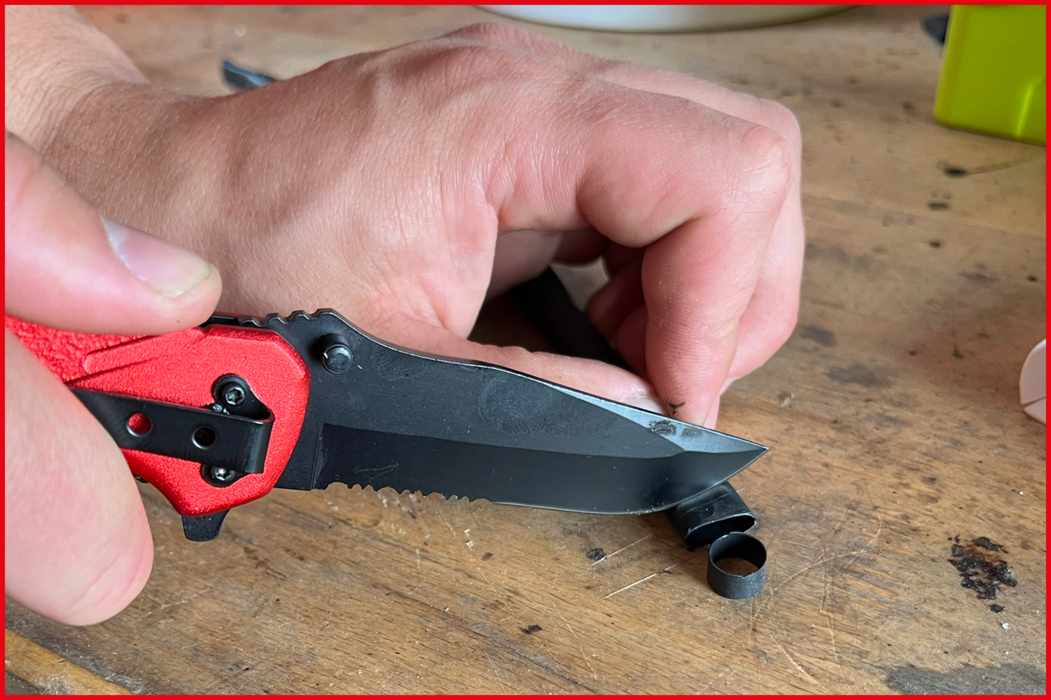 Klappmesser mit Arretierung und Gurtschneider